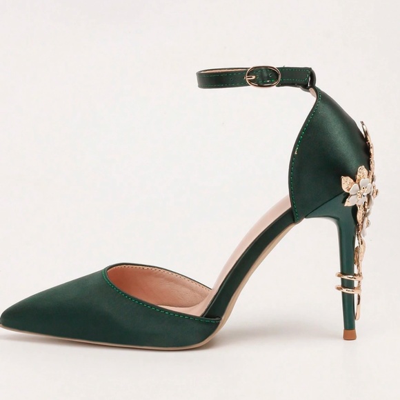 Green Satin High Heel Shoes Embellished Flowers Metal Gold Detail - Picture 3 of 16